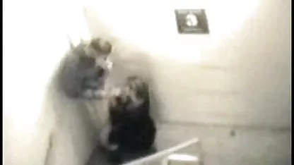 Un homme chauve baise une vieille femme aux gros seins en video amteur x gratuit bas noirs