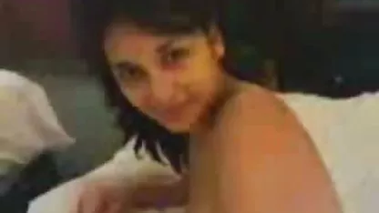 Filles masturbent la bite à leur film x jeune amateur baht