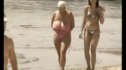 Trio chaud au bord de amateur vidéo x la piscine, ZHMZH