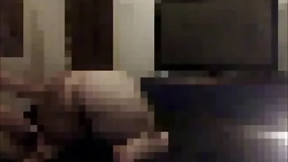 Pipe russe satisfait le gars amatrice film x avec une méthode orale