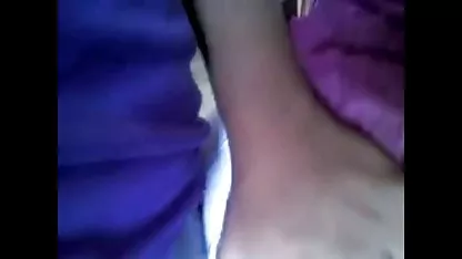 Femme chauve extravagante film x amateur trio suce la bite et donne un coup de langue