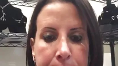 Une fille film amateur x avec de petits seins caresse sa propre chatte