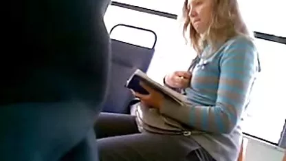 La fille s'est donnée à deux video x amateur en streaming trous à des amis