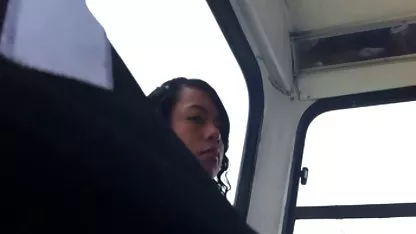 Belle baise avec une brune aux video x amateur gratuit gros seins