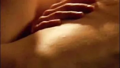 Holly aux seins plats fait une pipe film x amateur en francais