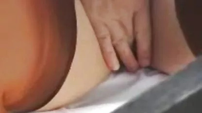 Ellie belle blonde allume la chatte film amateur de sexe gratuit dans la rue