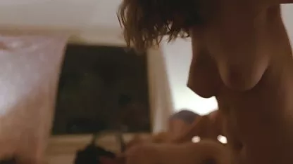 Poussin mignon avec des tresses trinque avec son extrait amateur x petit ami