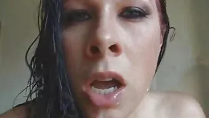 Douce nana film x amateur tukif caresse sa chatte chauve