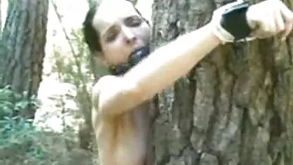 Une video x streaming amateur jolie fille laisse à peine entrer une grosse bite d'un homme noir fort