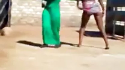 Nerd videoamateur x regarde son amant préféré baise
