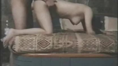 Une fille mince aime baiser avec son petit film x amateur africain ami