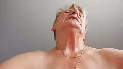 Canapé sexe avec une vidéo x amateur jeune prof