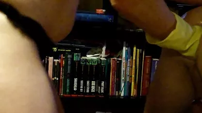 La fille a habilement fait une pipe cool x amateur black à un homme noir