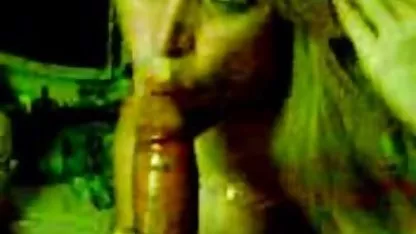 Souffrant sans homme, une belle nana s'évacue entre ses mains video x amateur gratuit