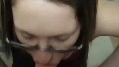 Brunette elle-même film x amateur complet satisfait gode noir