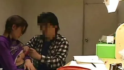 Le filmxamateur mec a léché la chatte de sa copine et l'a baisée