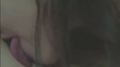 La fille pousse sa chatte amatrice française xxx pour de l'argent