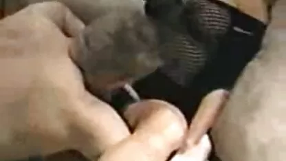Voisin lubrique baisée une levrette voyeur amateur x blonde mince