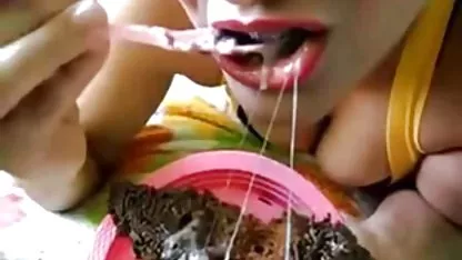 Salope film streaming amateur x à la poitrine plate chatte sur un membre d'un ami chauve