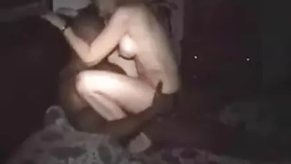 Des film x amateur africain étudiants baisent tranquillement au grand air