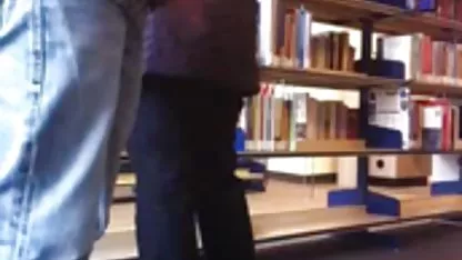 Un compagnon gonflé a gougé une dragonne et baisé une film x amateur gratuit jeune fille dans l'anus