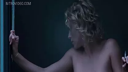 Fille sur une film francais x amateur plage nudiste montre une chatte chauve