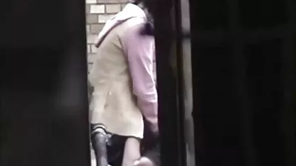 Mari a soif d'une jolie fille avec un extrait film x amateur butin serré