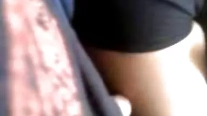 Un mâle noir a donné April sucer video amateur x gratuit et l'a agitée activement sur le lit