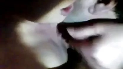 Fille maigre au corps luxuriant caressant sa film amateur francais x chatte avec un gros gode
