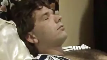 Un poussin film x echangiste francais mature asservit un homme et mène maintenant des expériences BDSM sur lui