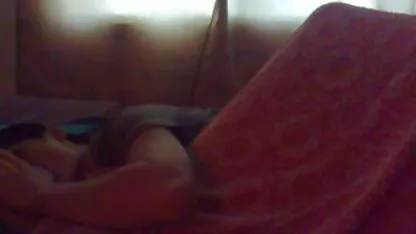 Femme rousse plaît film x amateur en streaming chatte dehors en une jupe
